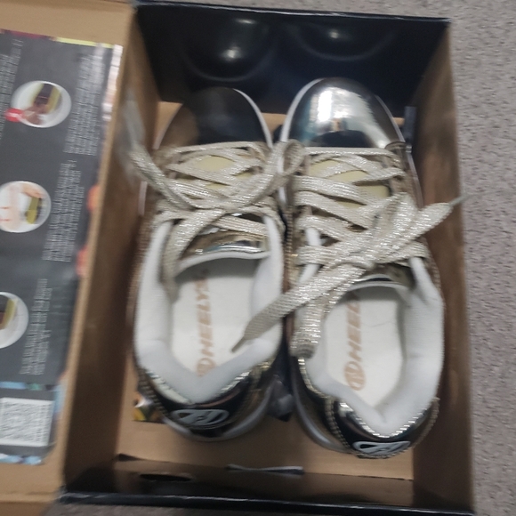 Heelys Split Chrome Gold Sneakers With Wheels Youth4 Women5 Like New - Picture 3 of 5